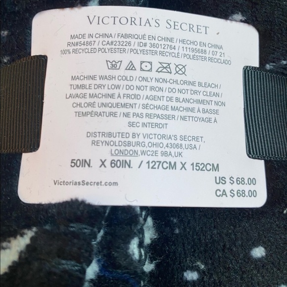 Victoria Secret Sherpa Blanket🎈Last one 1 🎈 - Picture 4 of 5